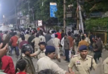 गाय पर कथित आपत्तिजनक टिप्पणी को लेकर बिलासपुर में हंगामा, थाना परिसर में पथराव सोशल मीडिया पोस्ट की शिकायत करने पहुंचे थे लोग, स्थिति संभालने अतिरिक्त पुलिस बल तैनात