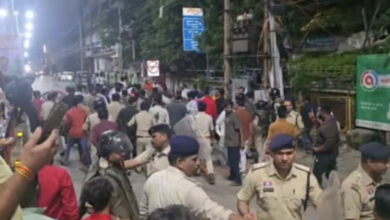 गाय पर कथित आपत्तिजनक टिप्पणी को लेकर बिलासपुर में हंगामा, थाना परिसर में पथराव सोशल मीडिया पोस्ट की शिकायत करने पहुंचे थे लोग, स्थिति संभालने अतिरिक्त पुलिस बल तैनात